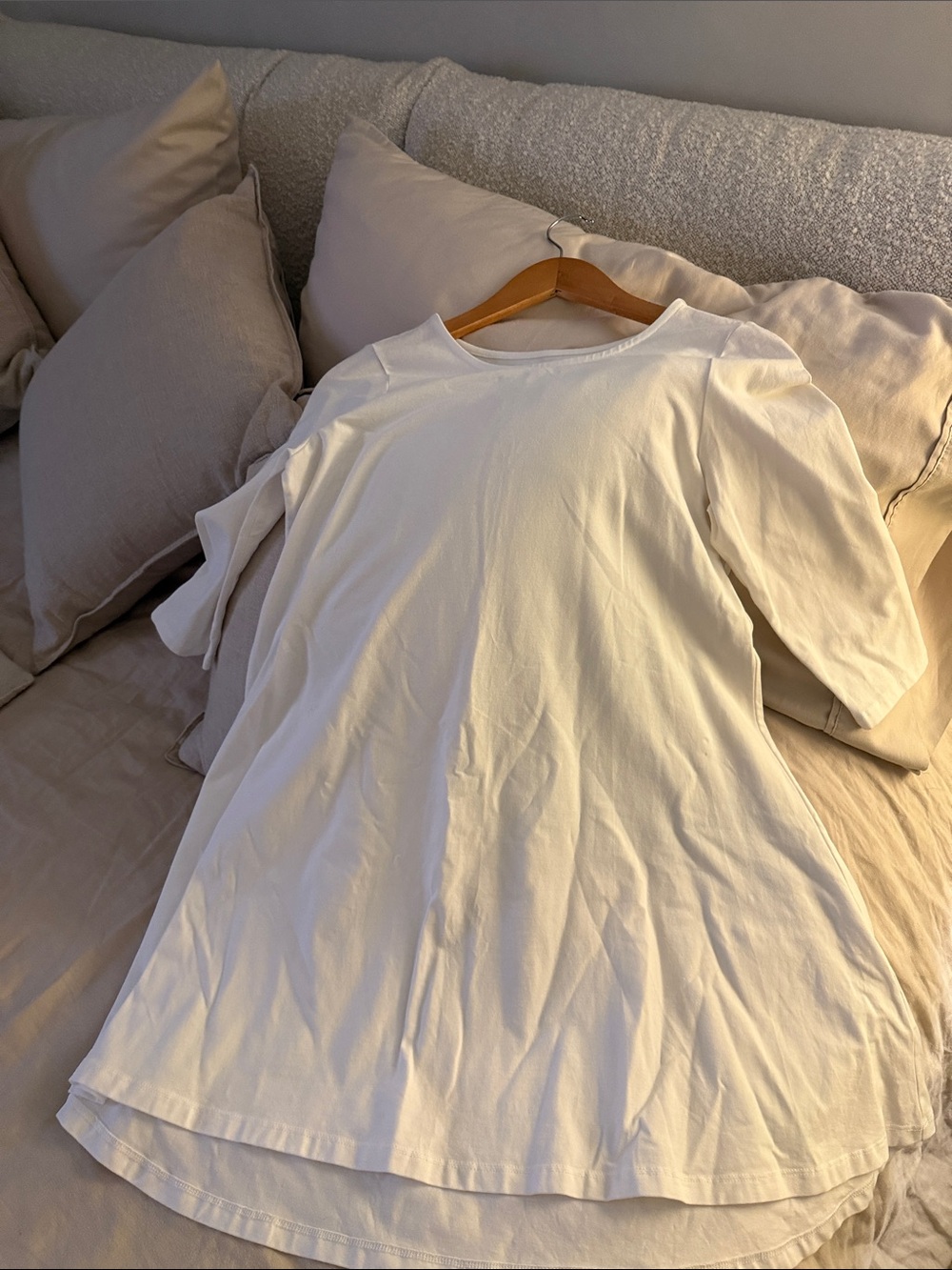 Island Company White Short-Sleeve Crewneck Tee